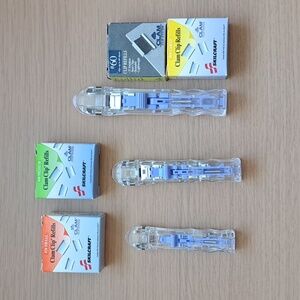 Clam Clamp Dispenser with Silver Clips